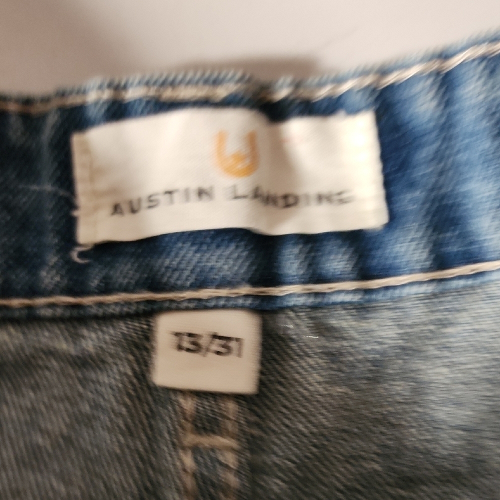 Austin Landing NWT Distressed Star-Studded Blue Denim Shorts - Picture 3 of 7